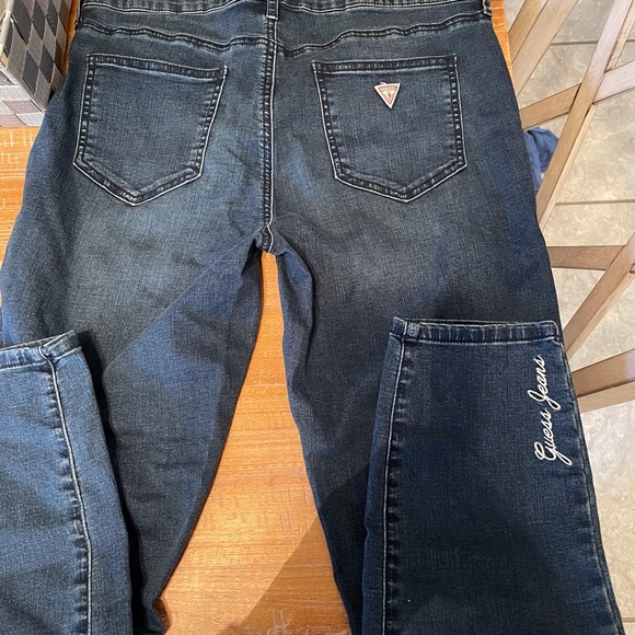 Guess Jeans - Picture 2 of 2